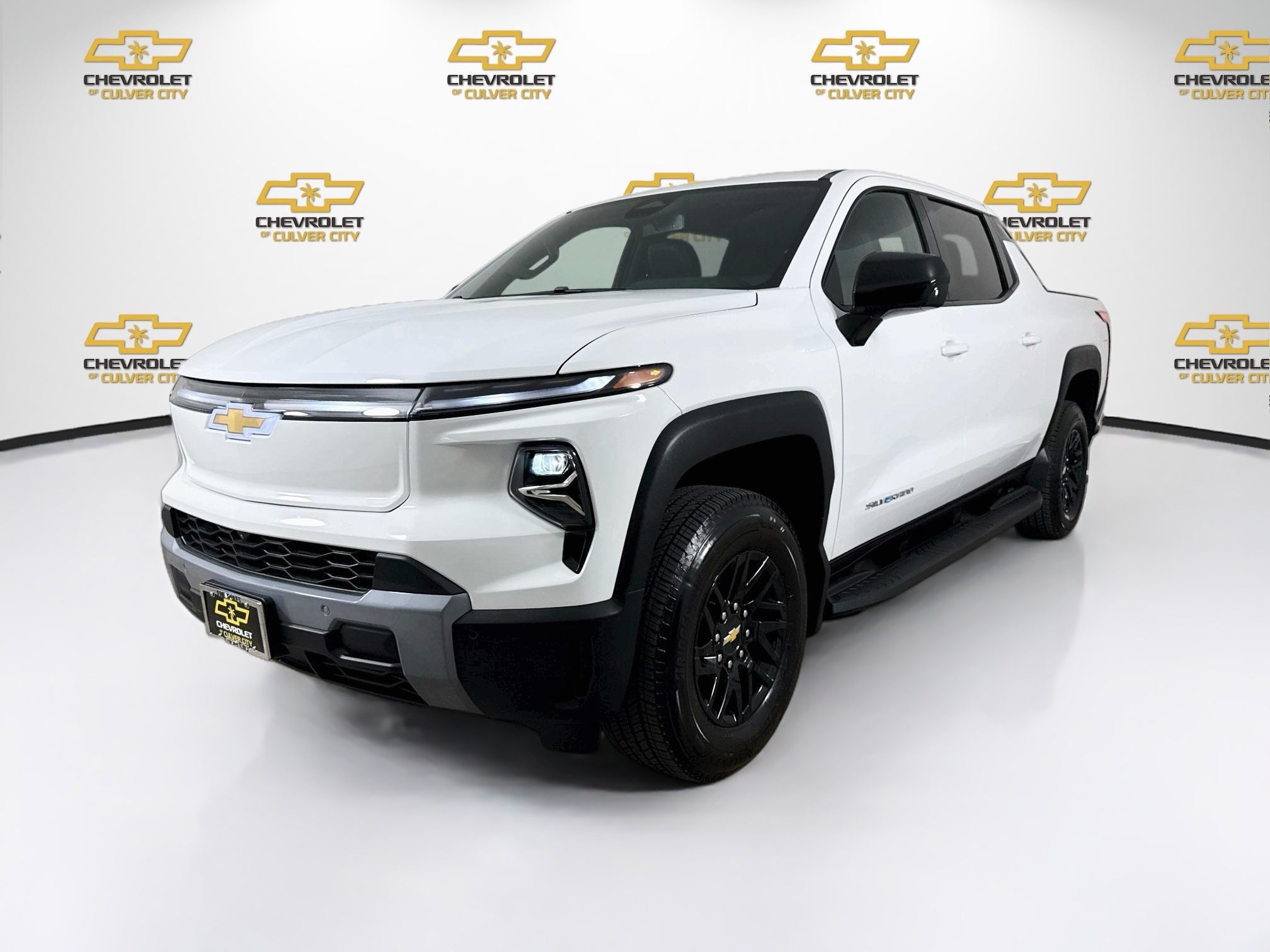 Used 2026 Chevrolet Silverado EV LT AWD/4WD image 3