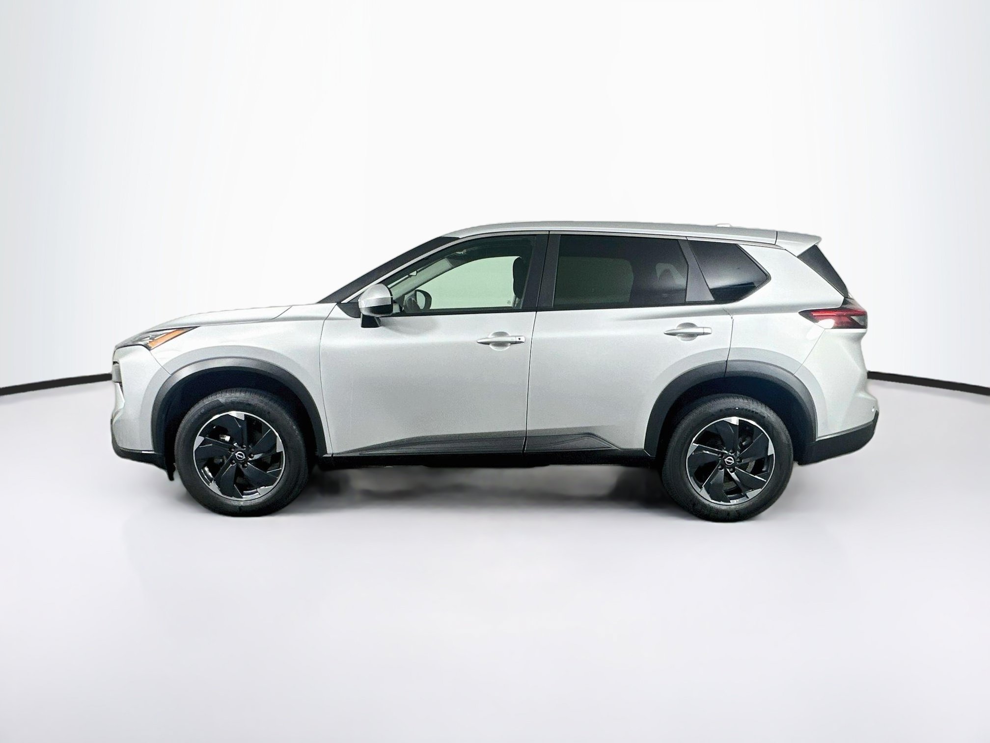 Used 2025 Nissan Rogue SV AWD/4WD image 4