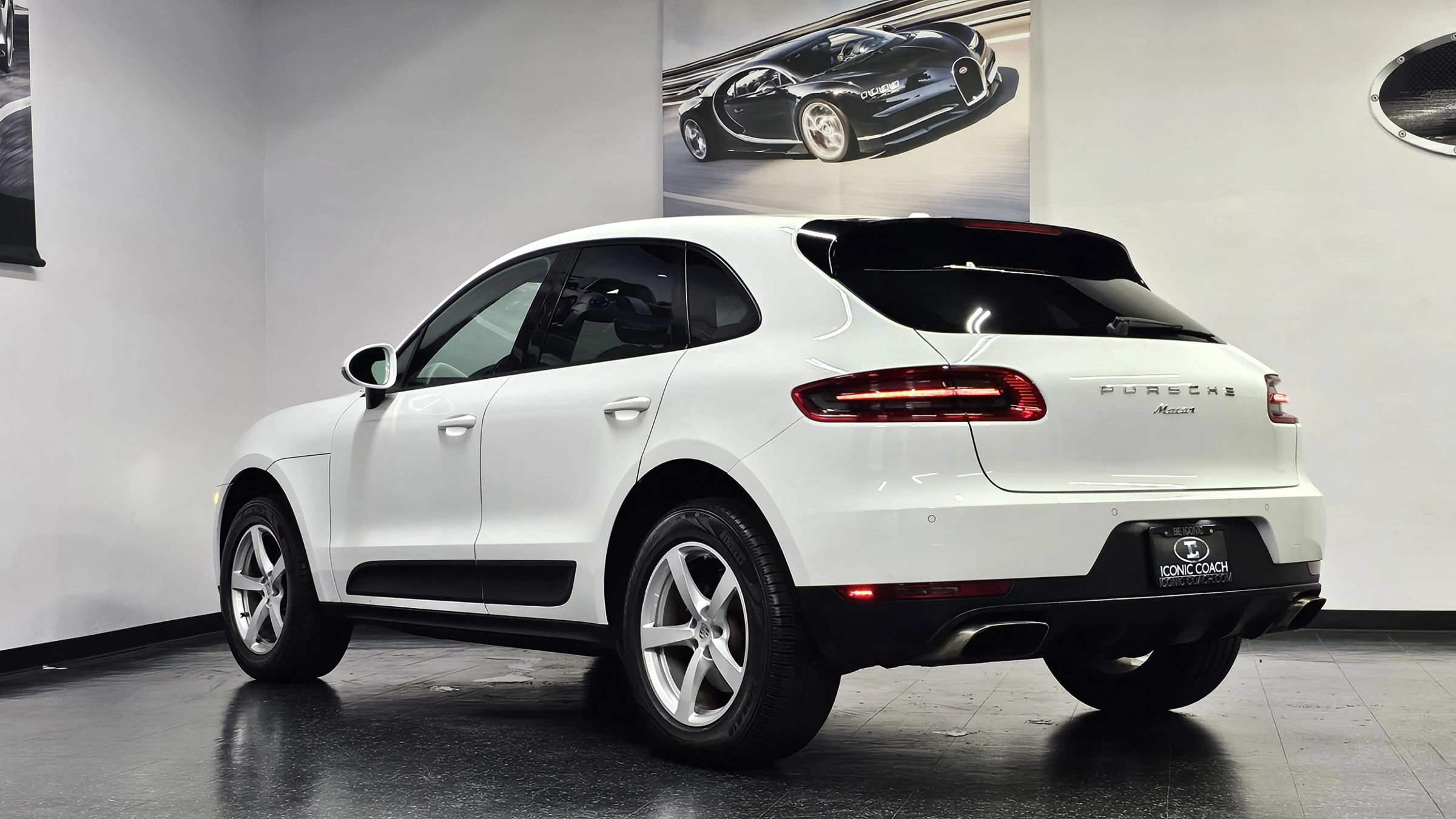 Used 2018 Porsche Macan Sport Edition AWD/4WD image 26
