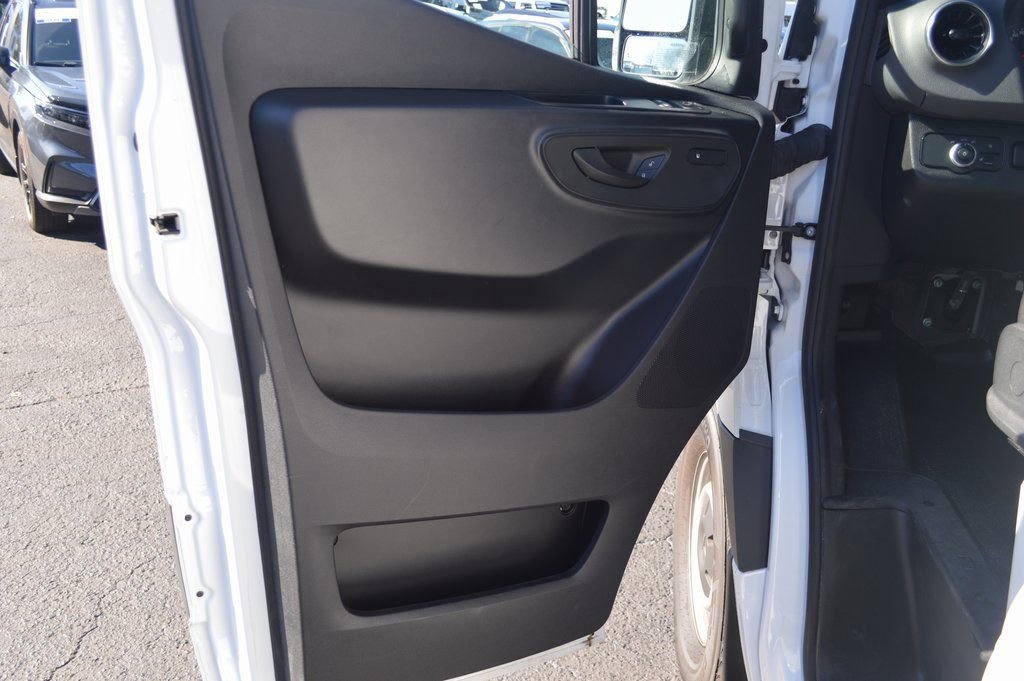 Used 2025 Mercedes-Benz Sprinter 2500 image 21