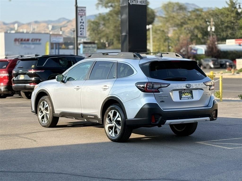 Used 2022 Subaru Outback Limited AWD/4WD image 5