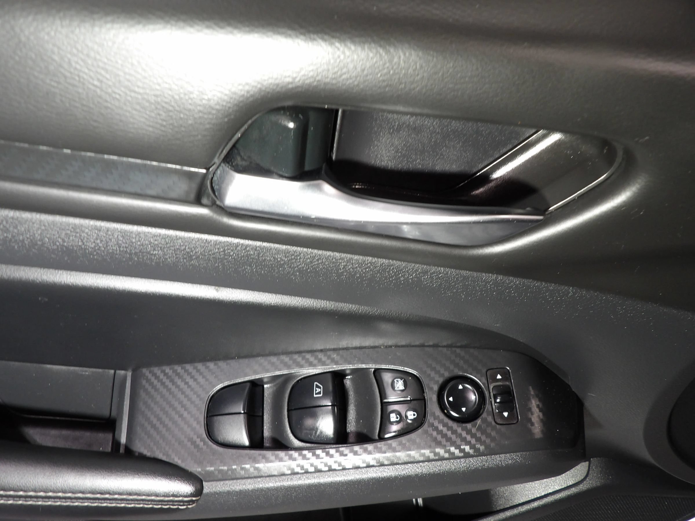 Used 2024 Nissan Altima 2.5 SV FWD image 10