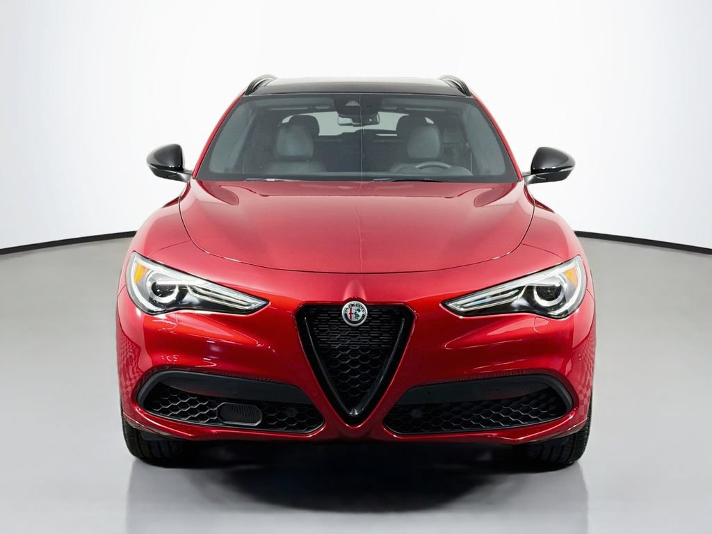 Used 2023 Alfa Romeo Stelvio Veloce AWD/4WD image 2