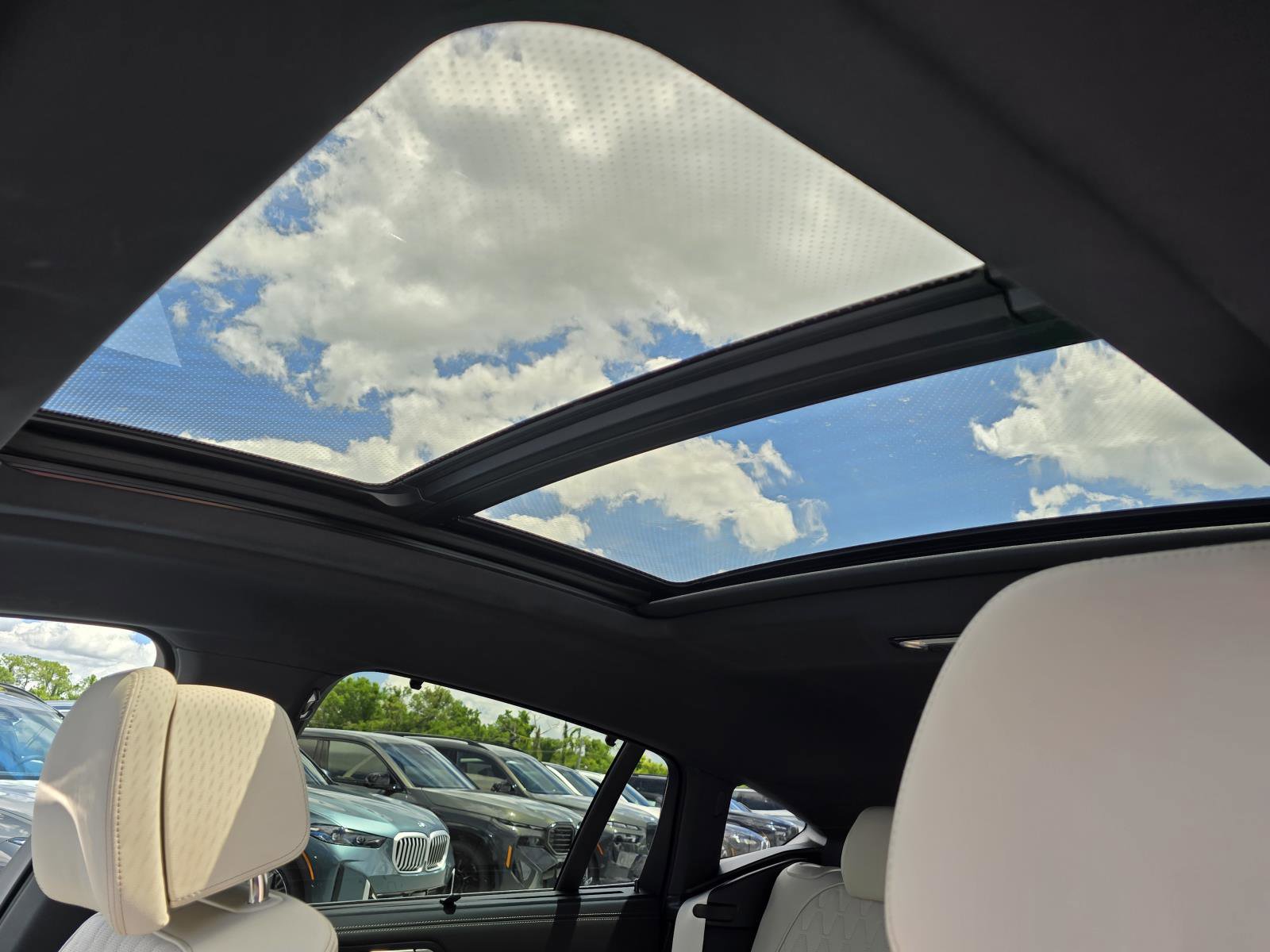 New 2027 BMW X6 xDrive40i AWD/4WD image 25