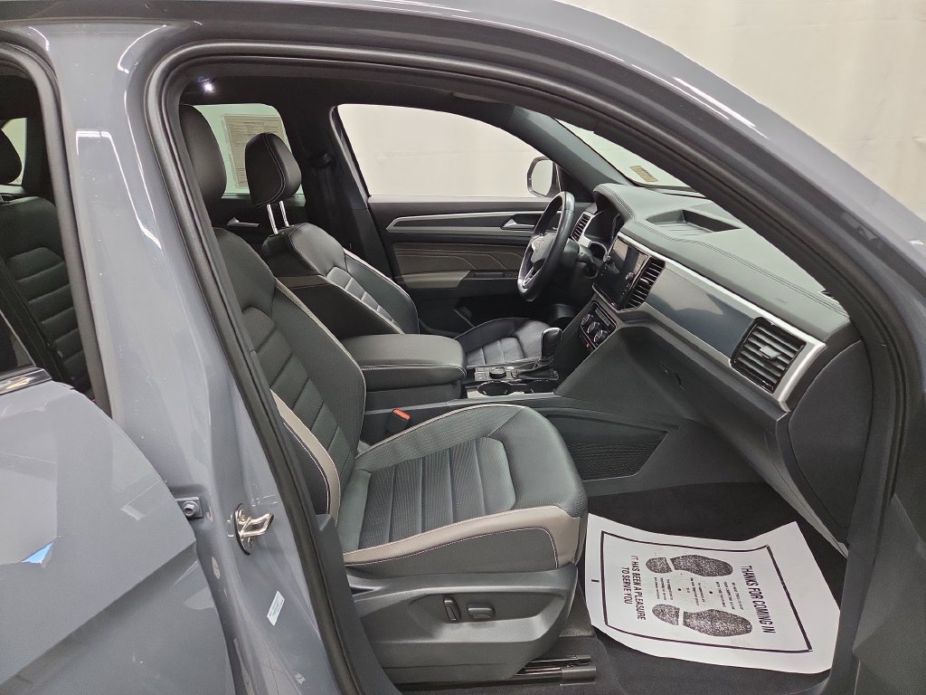 Used 2022 Volkswagen Atlas Cross Sport SEL Premium R-Line AWD/4WD image 11