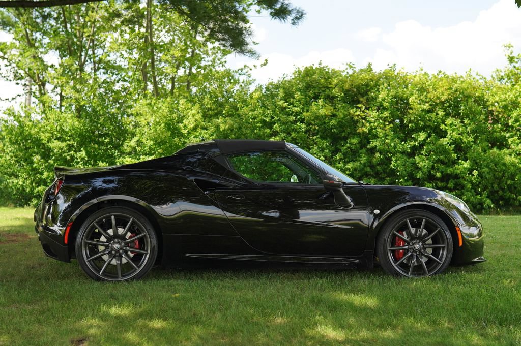 Used 2019 Alfa Romeo 4C Spider RWD image 10
