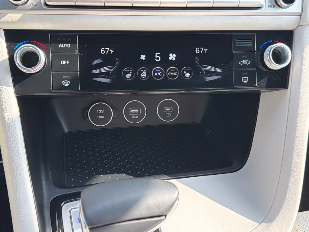 Used 2025 Genesis G70 2.5T AWD/4WD image 4