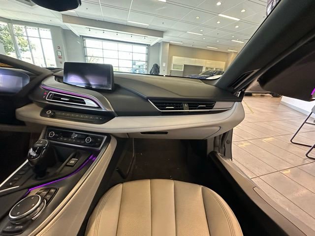 Used 2015 BMW i8 image 25