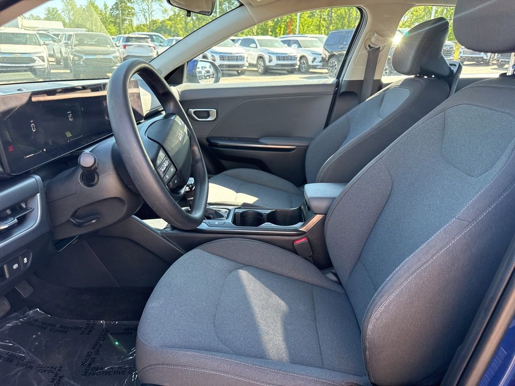 Used 2025 Kia K4 FWD image 9