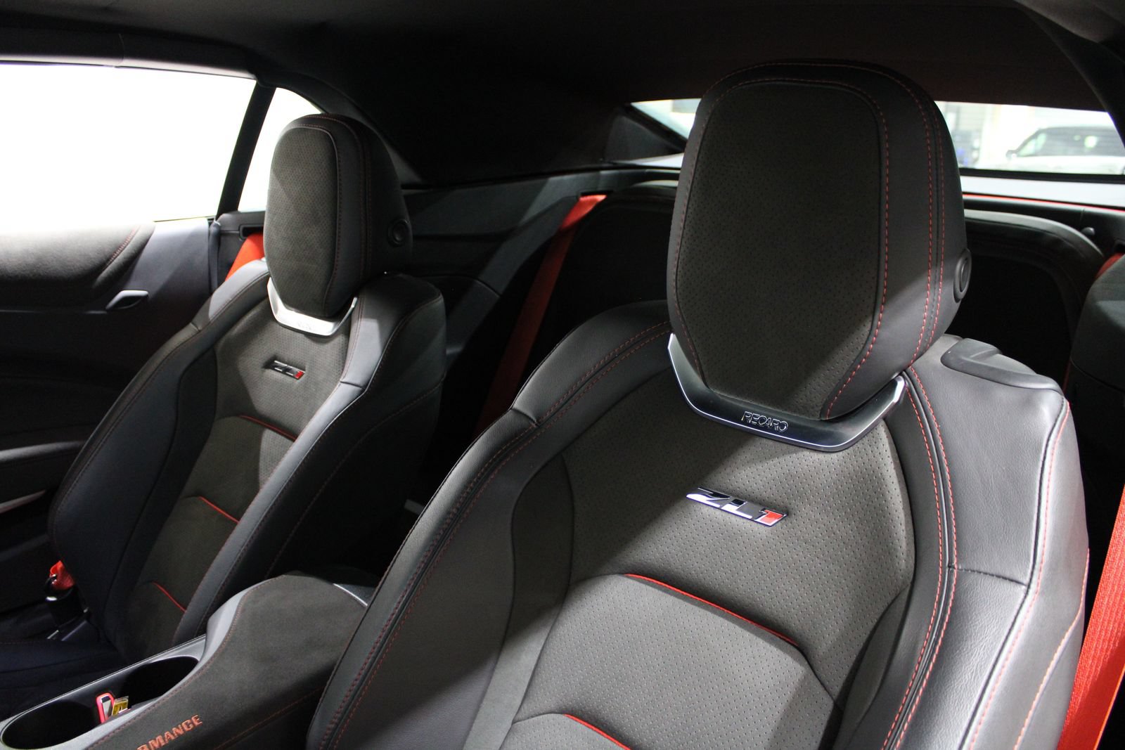 Used 2019 Chevrolet Camaro ZL1 RWD image 18