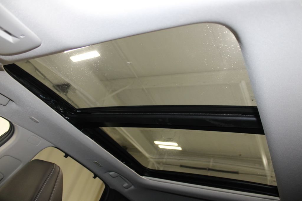 Used 2025 Nissan Murano Platinum w/ Cargo Package AWD/4WD image 29