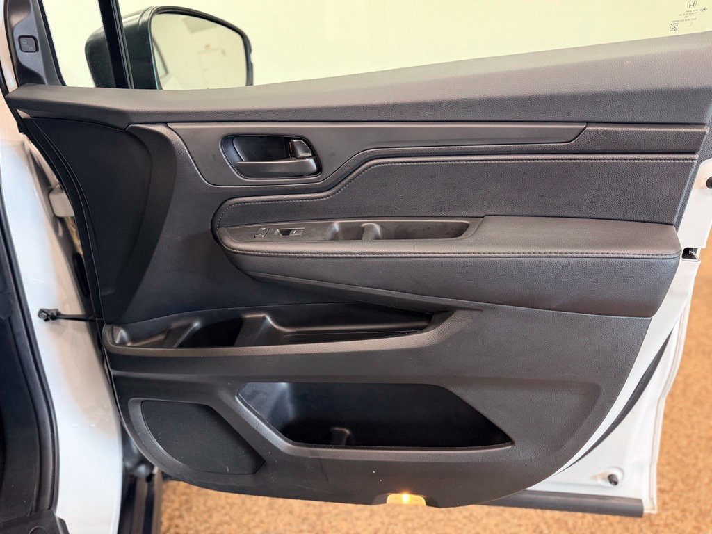 Used 2025 Honda Odyssey EX-L image 18