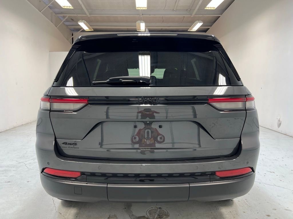 Used 2022 Jeep Grand Cherokee Altitude image 10