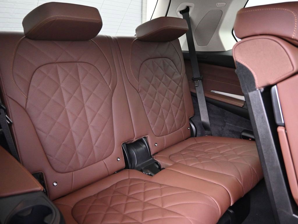 New 2026 BMW X7 xDrive40i image 27