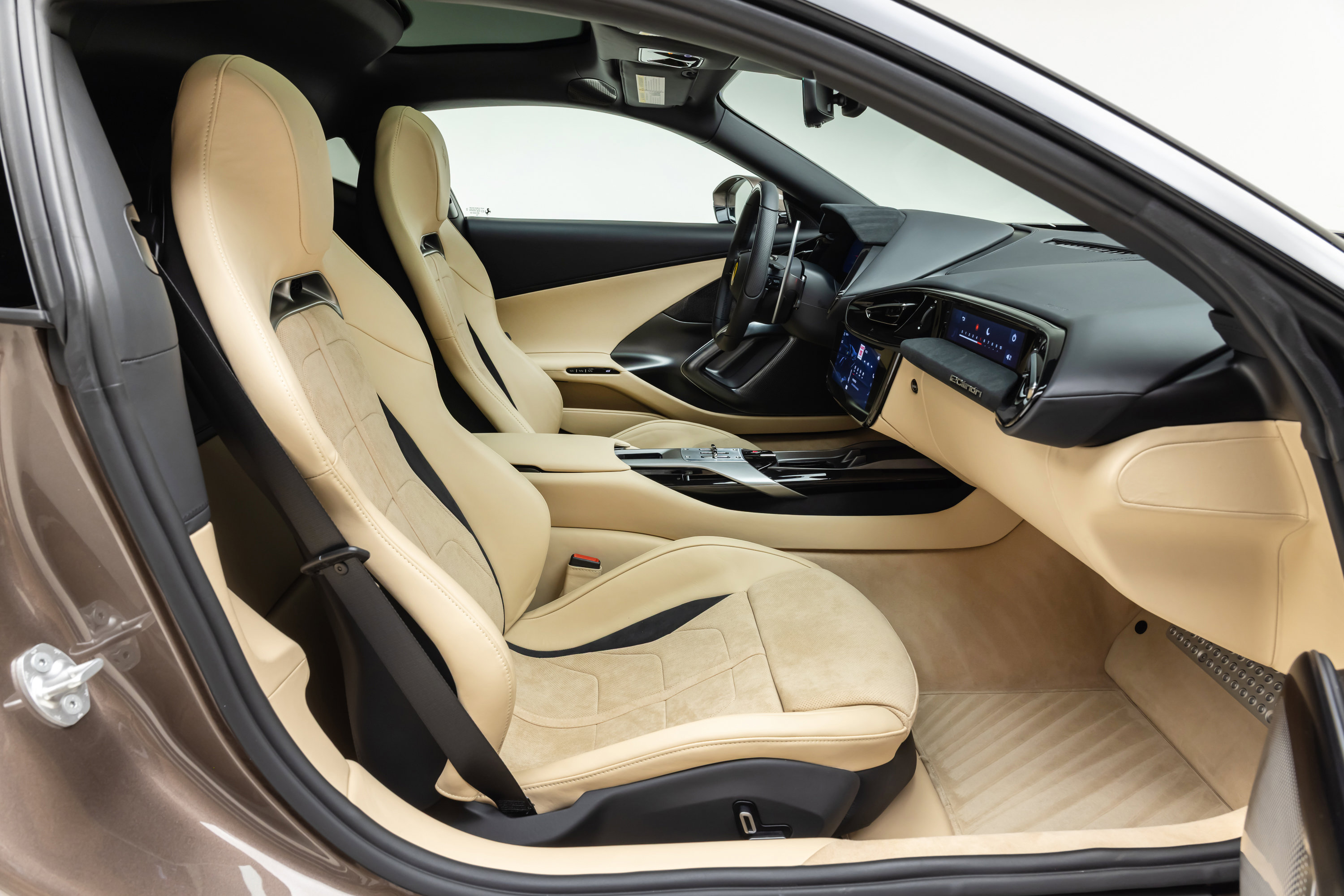 Certified 2025 Ferrari 12Cilindri image 35