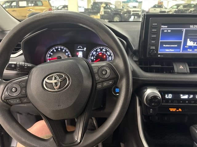Used 2020 Toyota RAV4 XLE AWD/4WD image 17