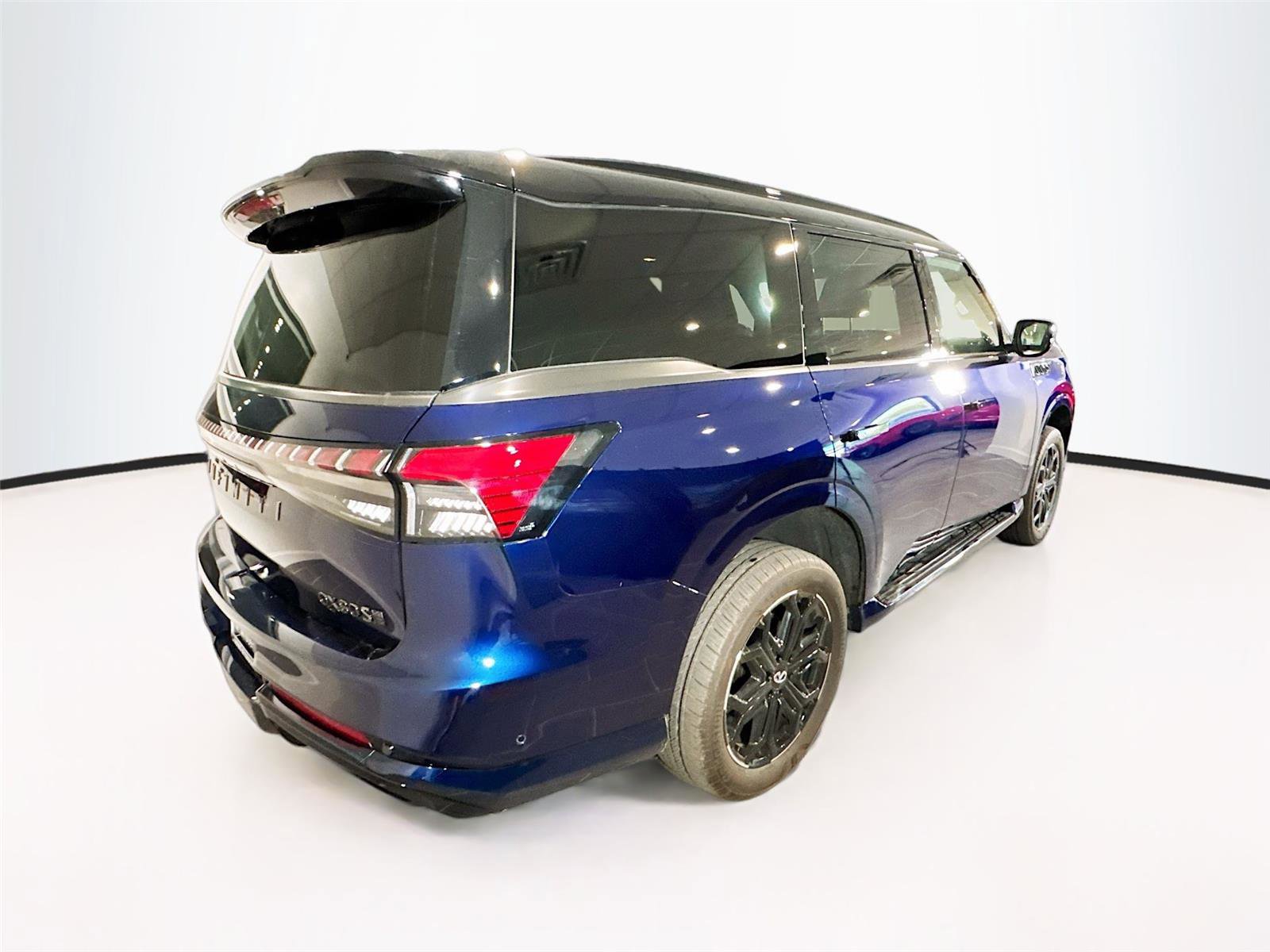 Used 2026 INFINITI QX80 Luxe image 5