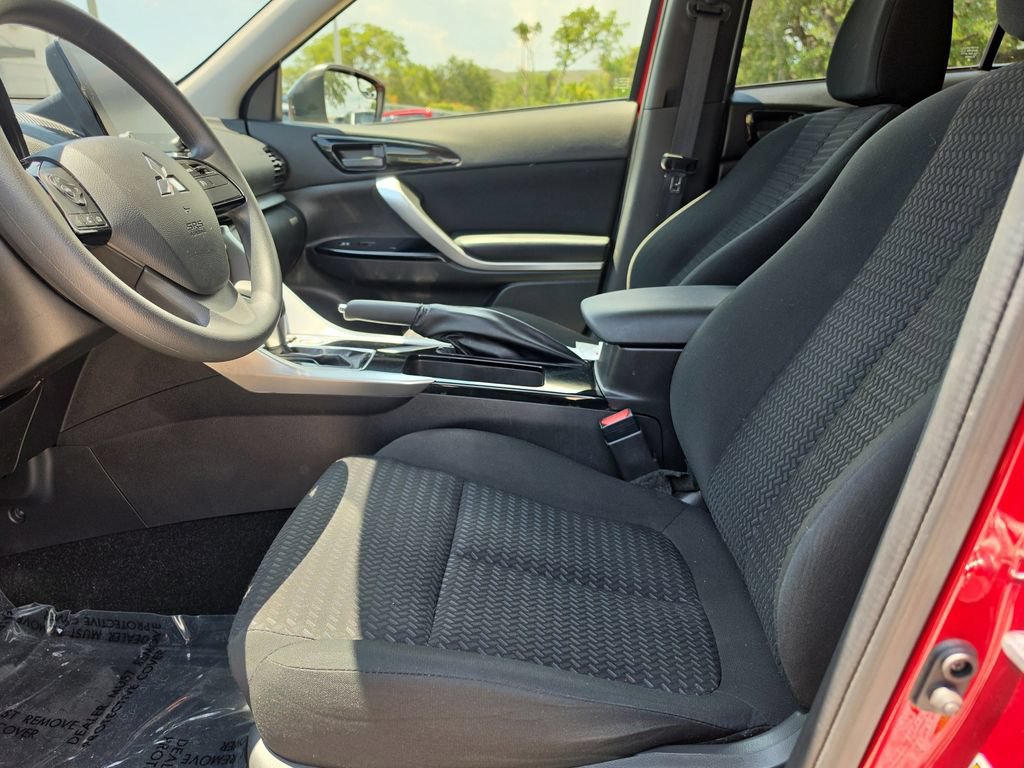 Used 2024 Mitsubishi Eclipse Cross LE AWD/4WD image 14