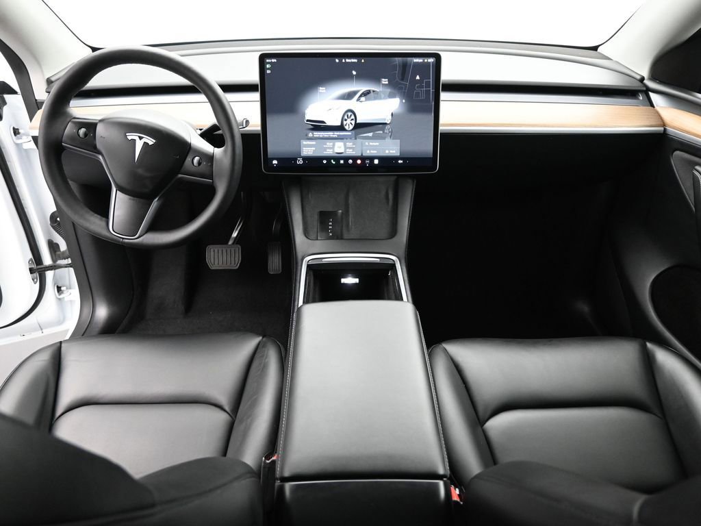 Used 2024 Tesla Model Y Long Range image 18