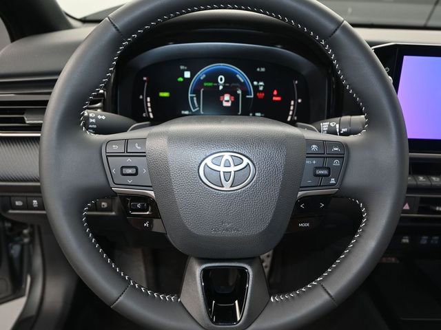 Used 2025 Toyota Camry SE w/ Multimedia Upgrade Package FWD image 5