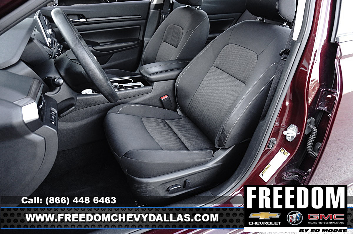 Used 2024 Nissan Altima 2.5 SV FWD image 9