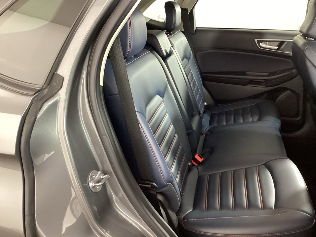 Used 2023 Ford Edge SEL w/ Sport Appearance Package image 11
