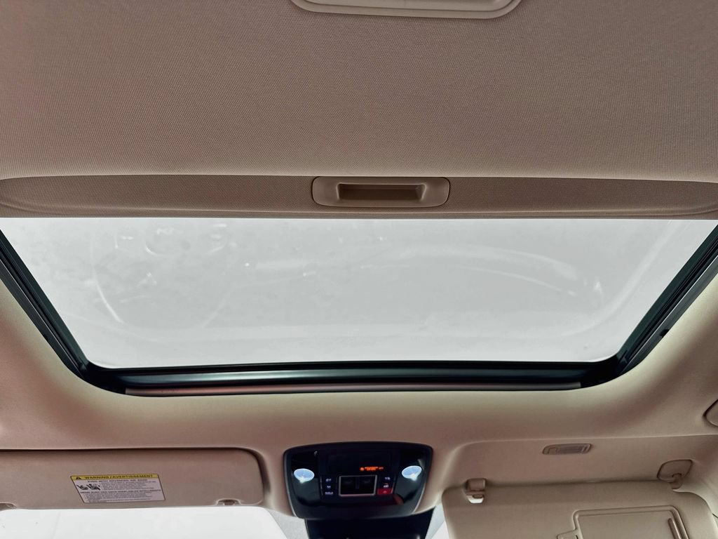 Used 2024 Kia Carnival SX Prestige FWD image 28