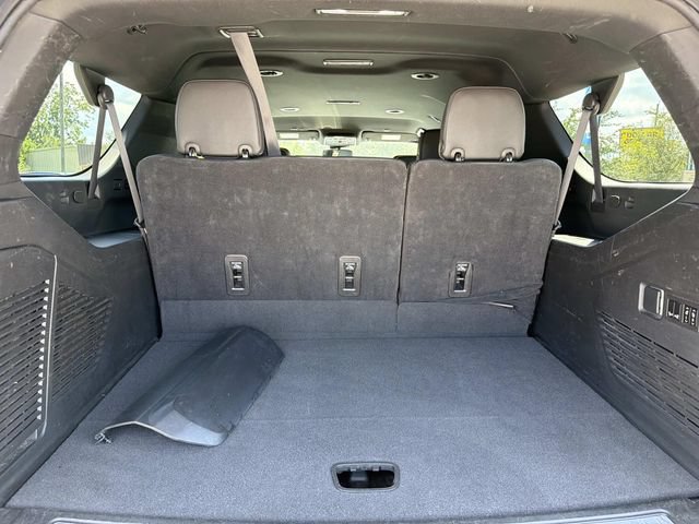 Used 2023 Chevrolet Suburban Premier RWD image 25