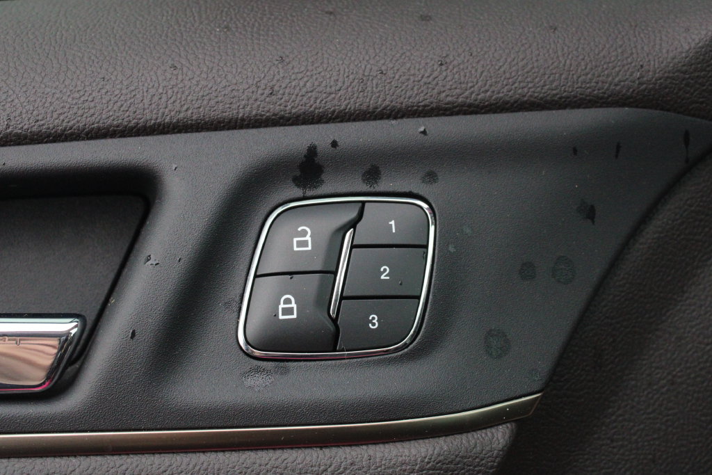 Used 2019 Lincoln MKC Premiere FWD image 4