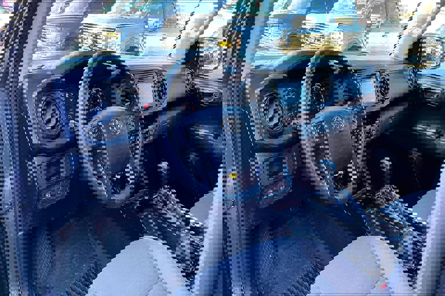 Used 2019 Toyota Tacoma SR w/ SR Convenience Package image 18