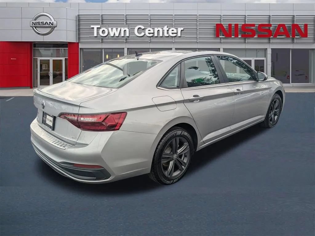 Used 2023 Volkswagen Jetta SE FWD image 7