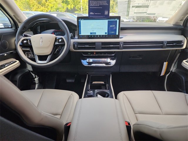 New 2026 Lincoln Corsair Premiere image 13