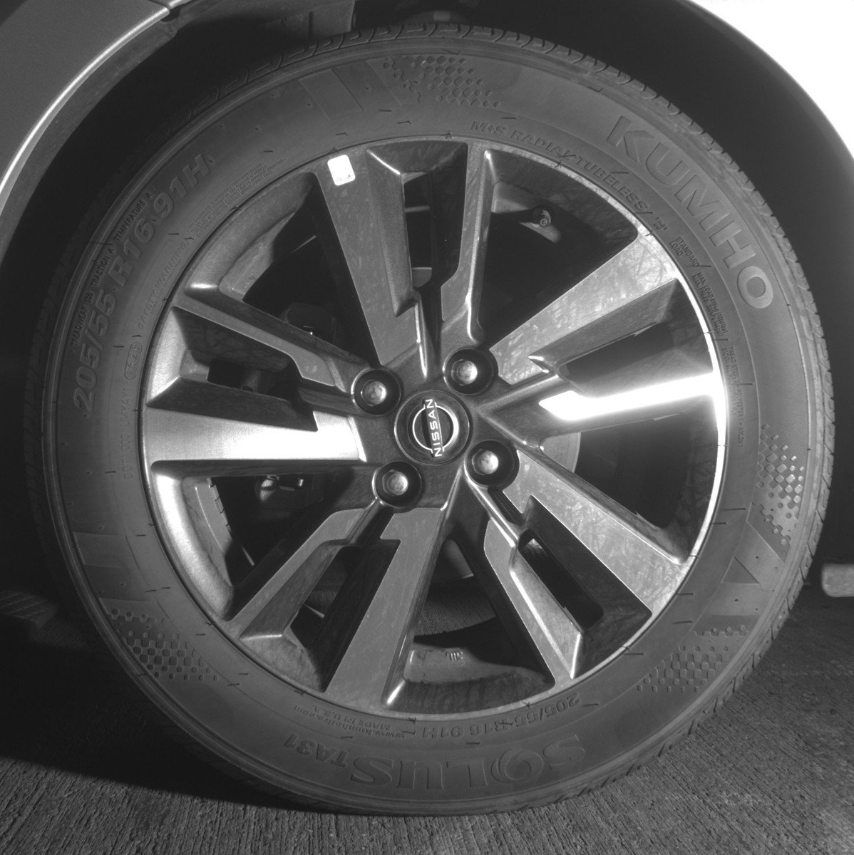 Used 2025 Nissan Versa SV image 12