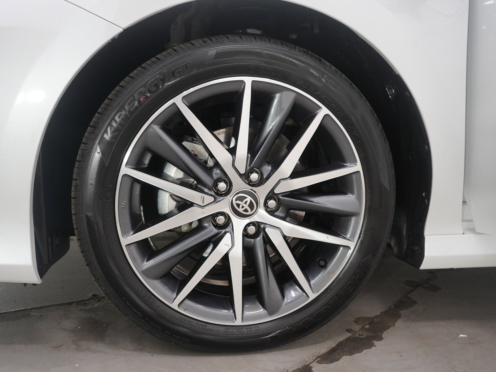 Used 2024 Toyota Camry XLE w/ Cold Weather Package image 30