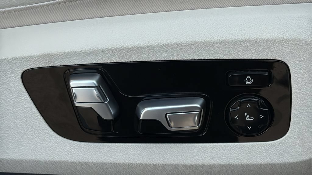Used 2019 BMW X5 xDrive50i AWD/4WD image 13
