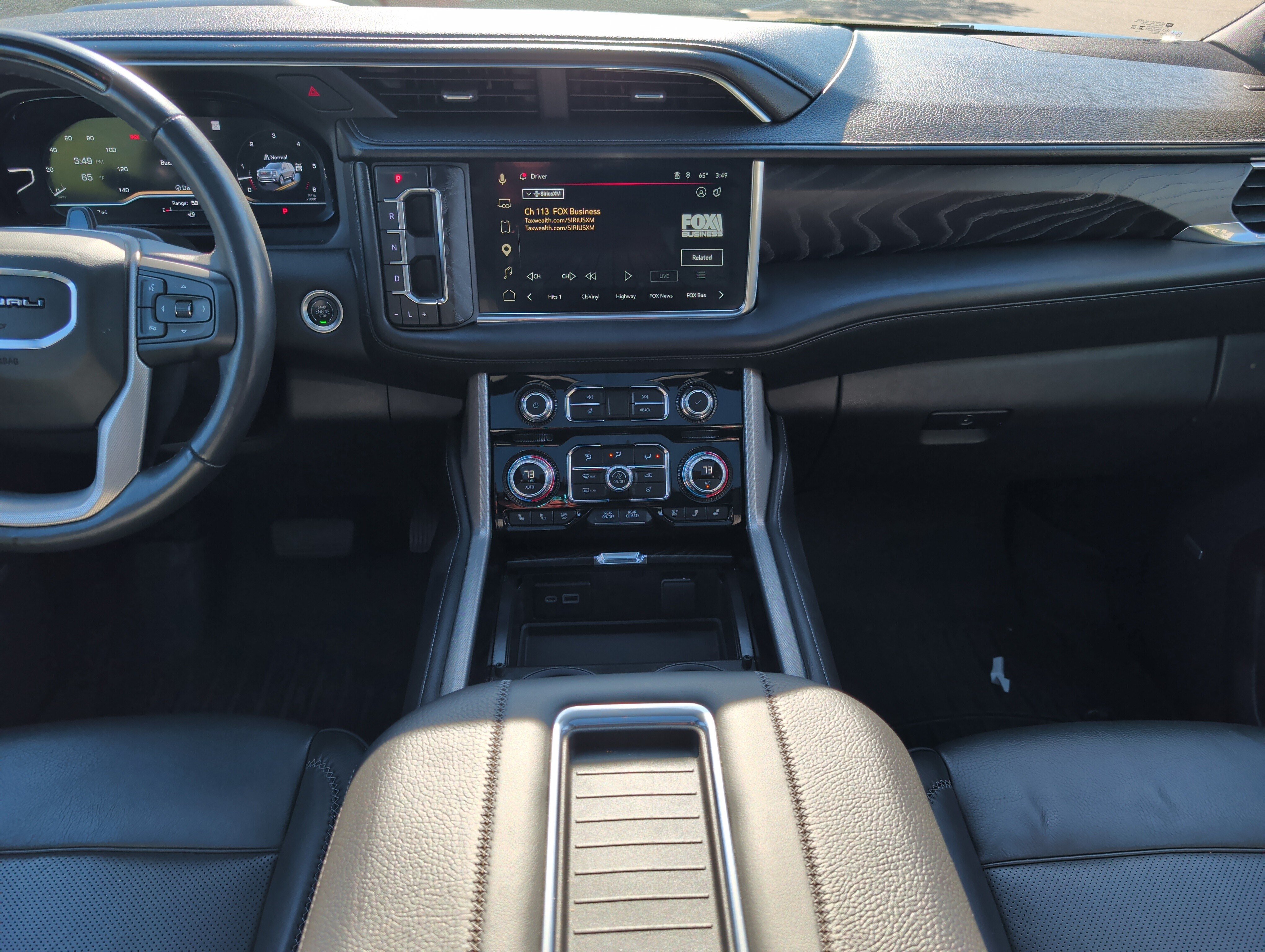 Used 2024 GMC Yukon Denali w/ Advanced Technology Package AWD/4WD image 10