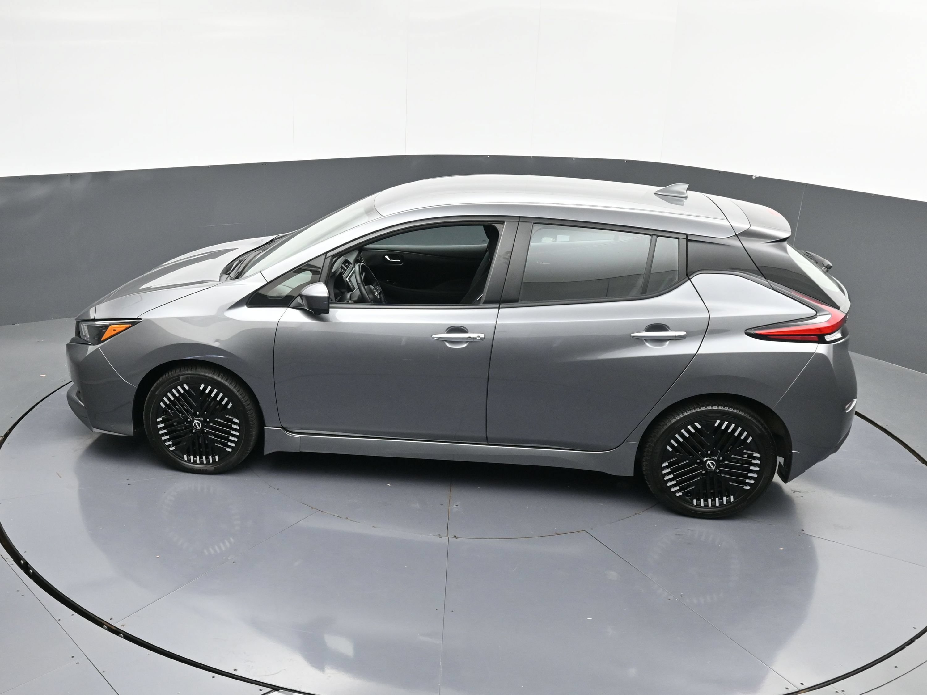 Used 2025 Nissan Leaf SV Plus FWD image 35