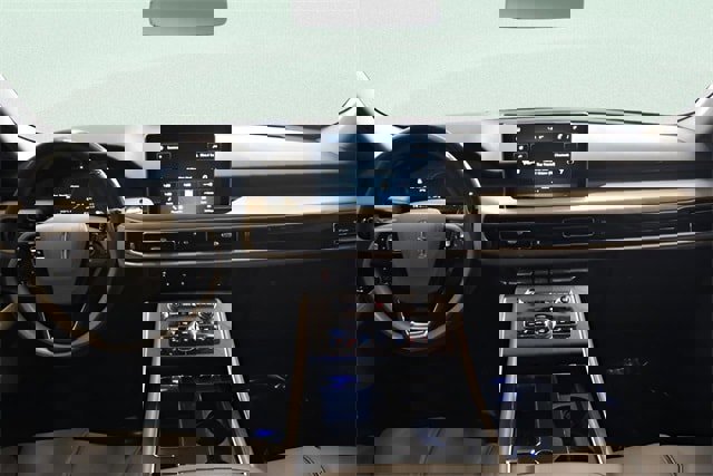 Used 2021 Lincoln Aviator Reserve w/ Equipment Group 202A image 5