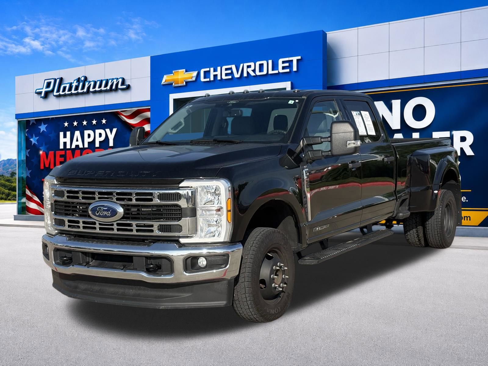 Used 2025 Ford F350 XLT AWD/4WD image 3