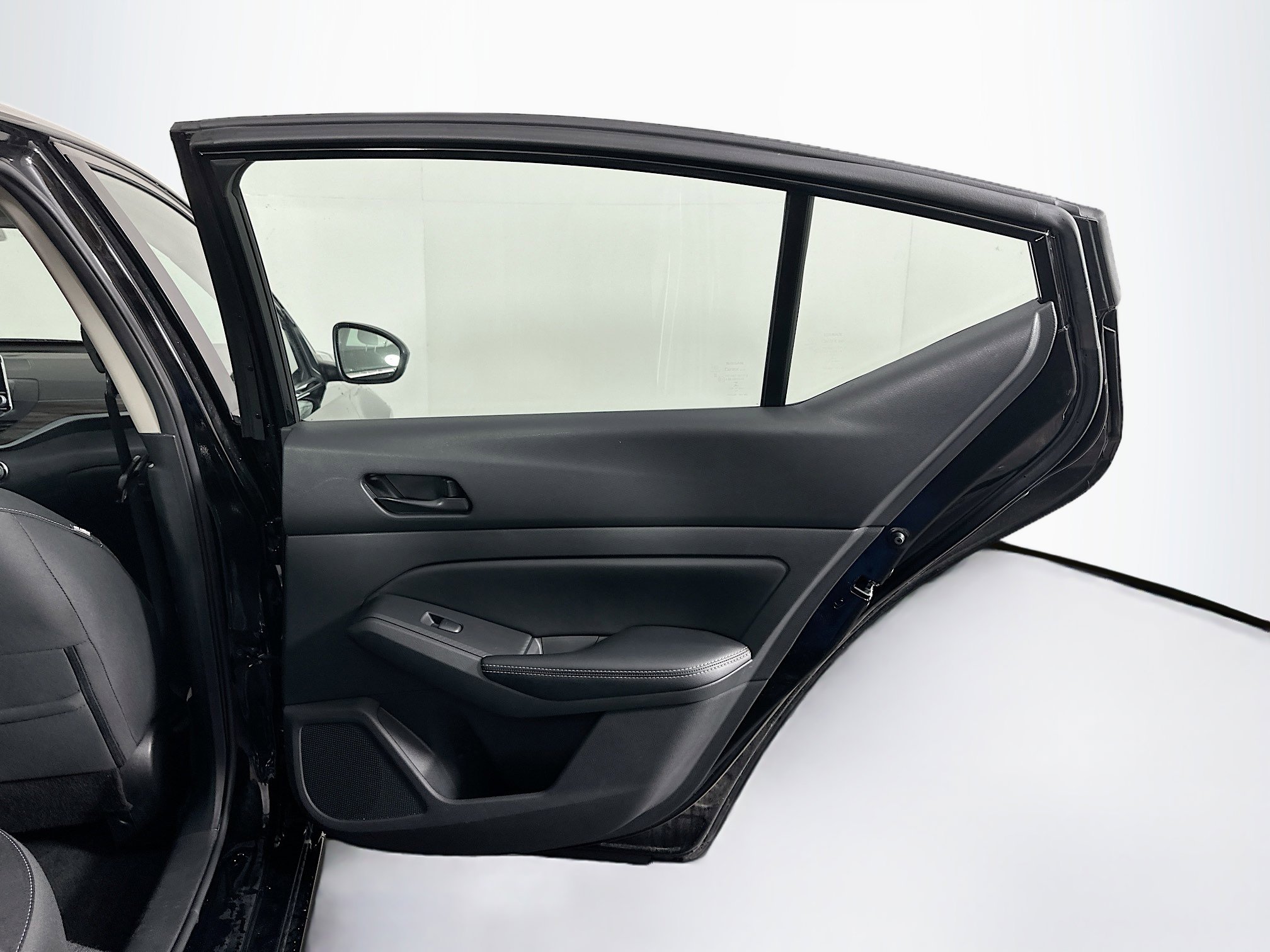 Used 2025 Nissan Altima 2.5 SV image 27