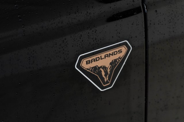 Used 2023 Ford Bronco Badlands image 3