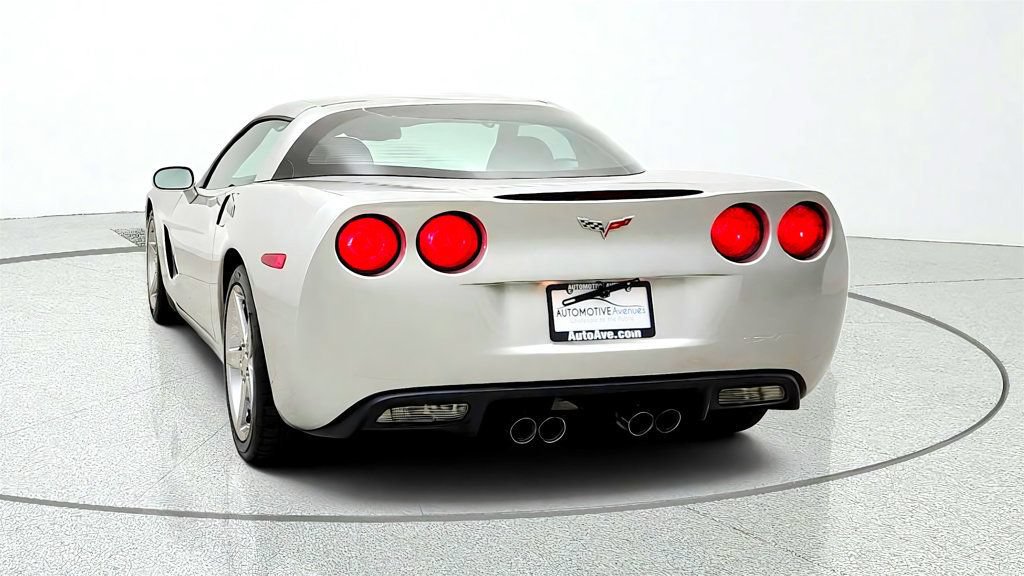 Used 2008 Chevrolet Corvette Coupe w/ Preferred Equipment Group RWD image 6