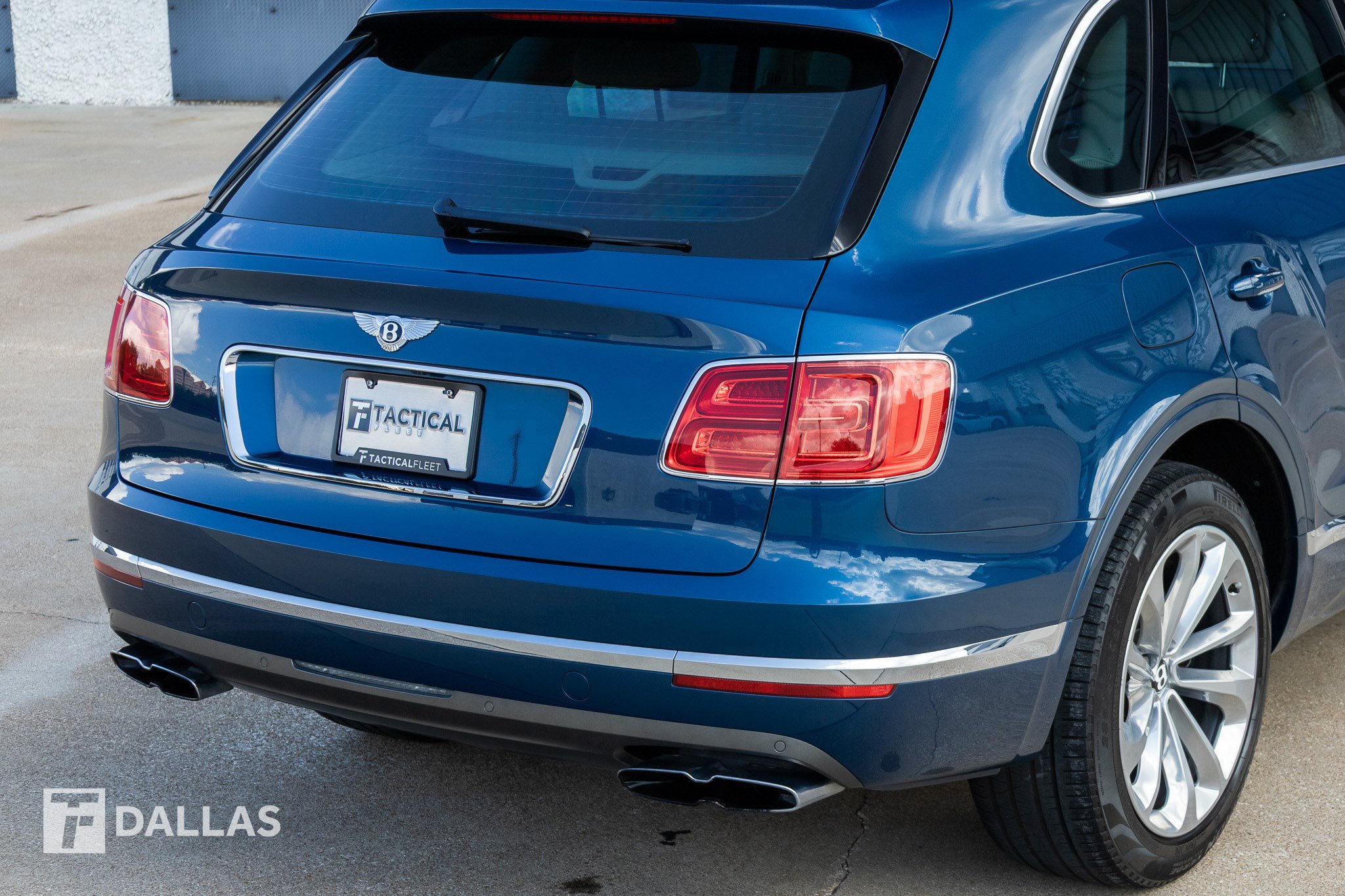 Used 2019 Bentley Bentayga AWD/4WD image 16