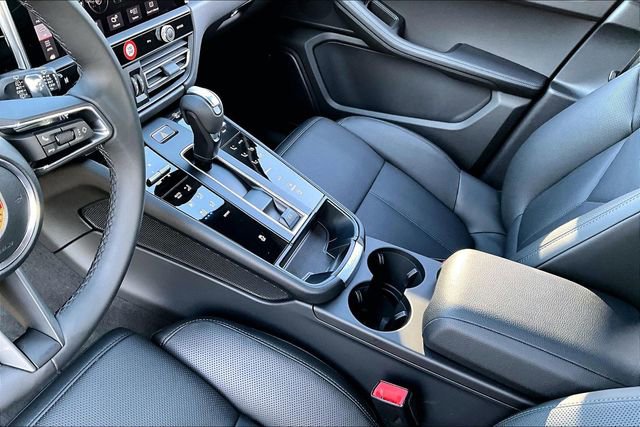 Used 2026 Porsche Macan AWD/4WD image 18