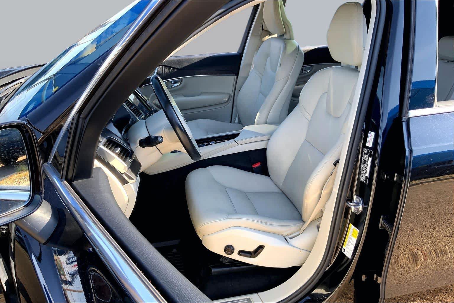 Used 2020 Volvo XC90 T5 Momentum w/ Protection Package Premier FWD image 8