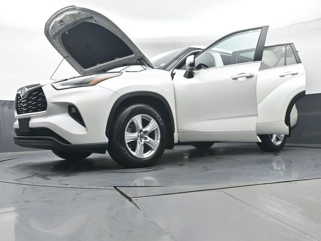 Certified 2021 Toyota Highlander LE image 48