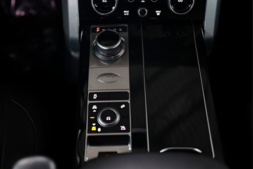 Used 2022 Land Rover Range Rover P525 Westminster Edition image 44
