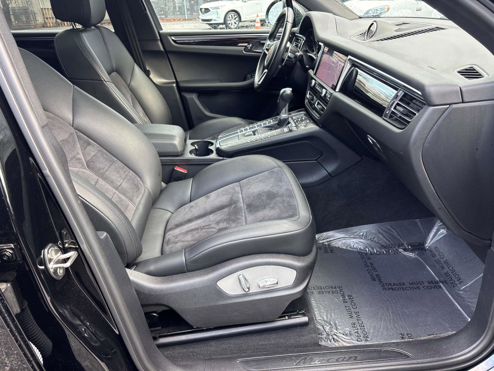 Used 2021 Porsche Macan w/ Driver Memory Package AWD/4WD image 16