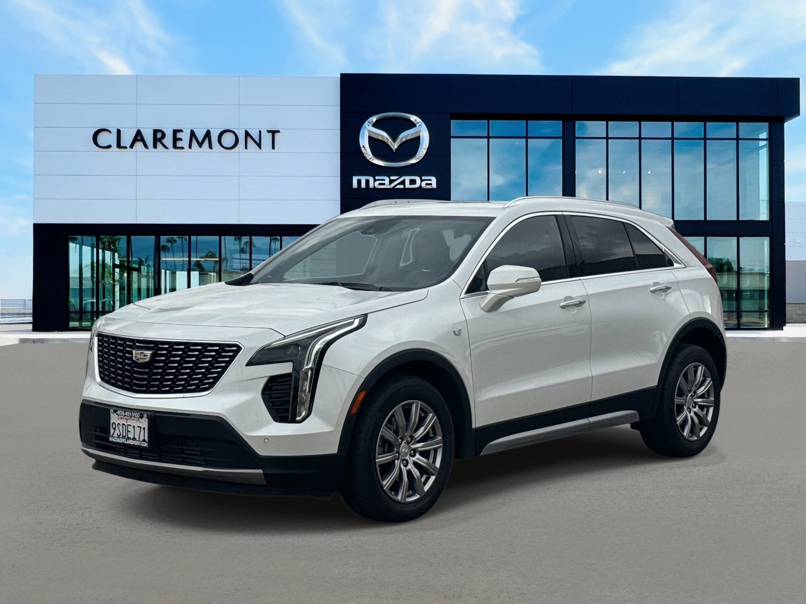 Used 2021 Cadillac XT4 Premium Luxury w/ Cold Weather Package image 3