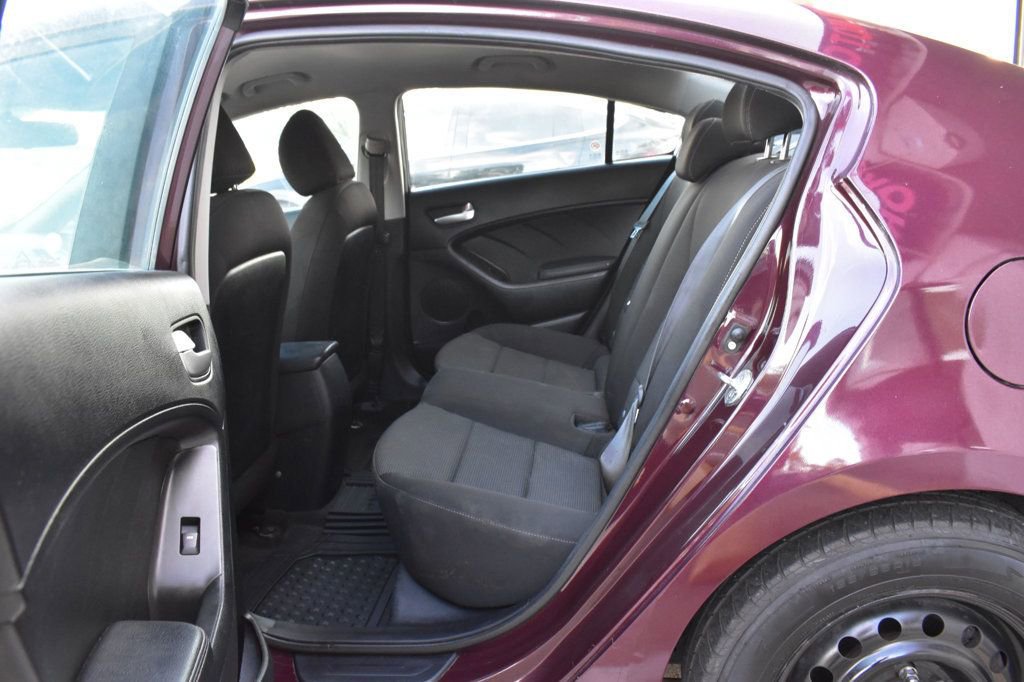 Used 2018 Kia Forte LX image 17